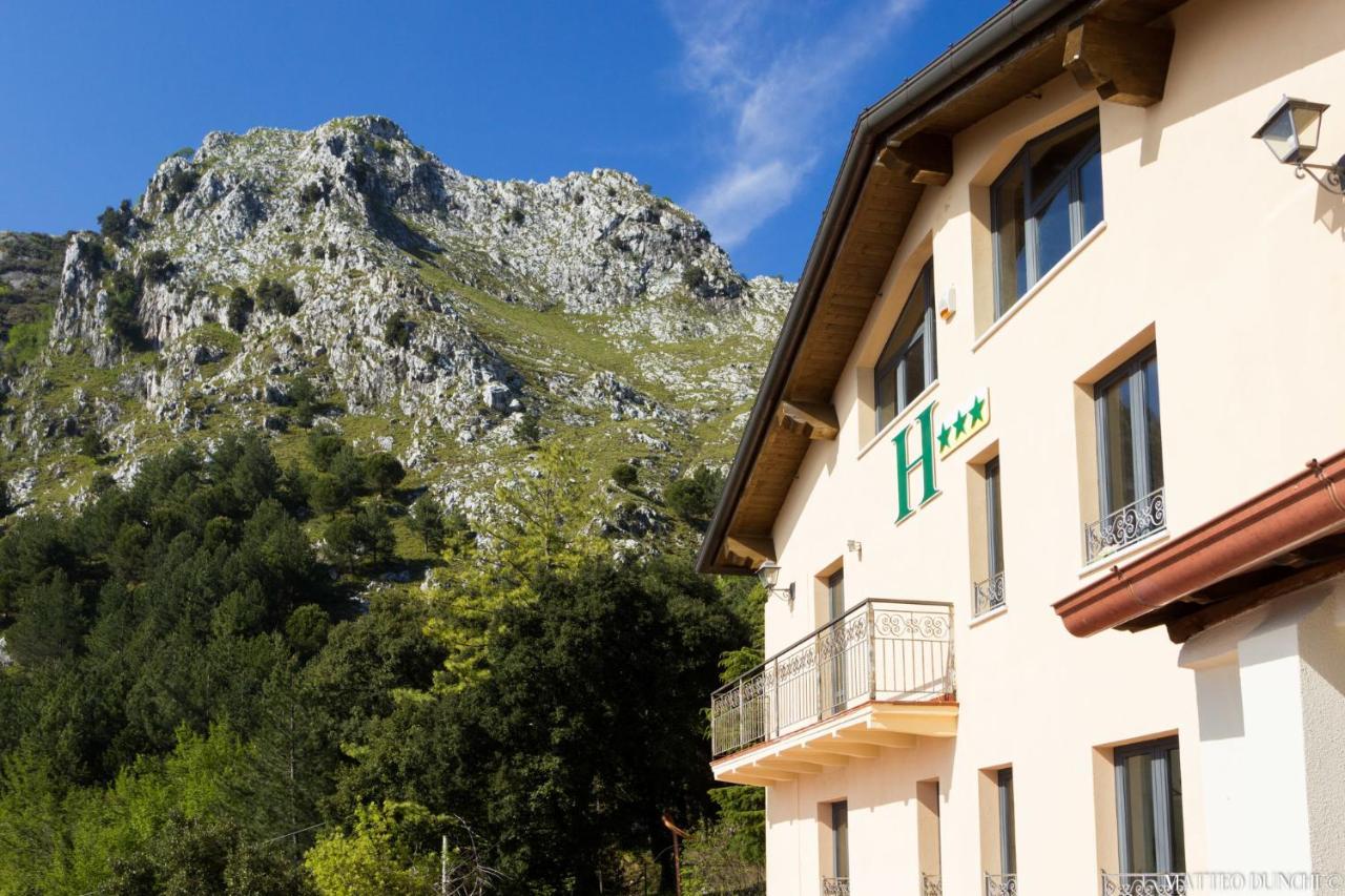 Hotel - Ristorante Pintadera Масса Екстер'єр фото